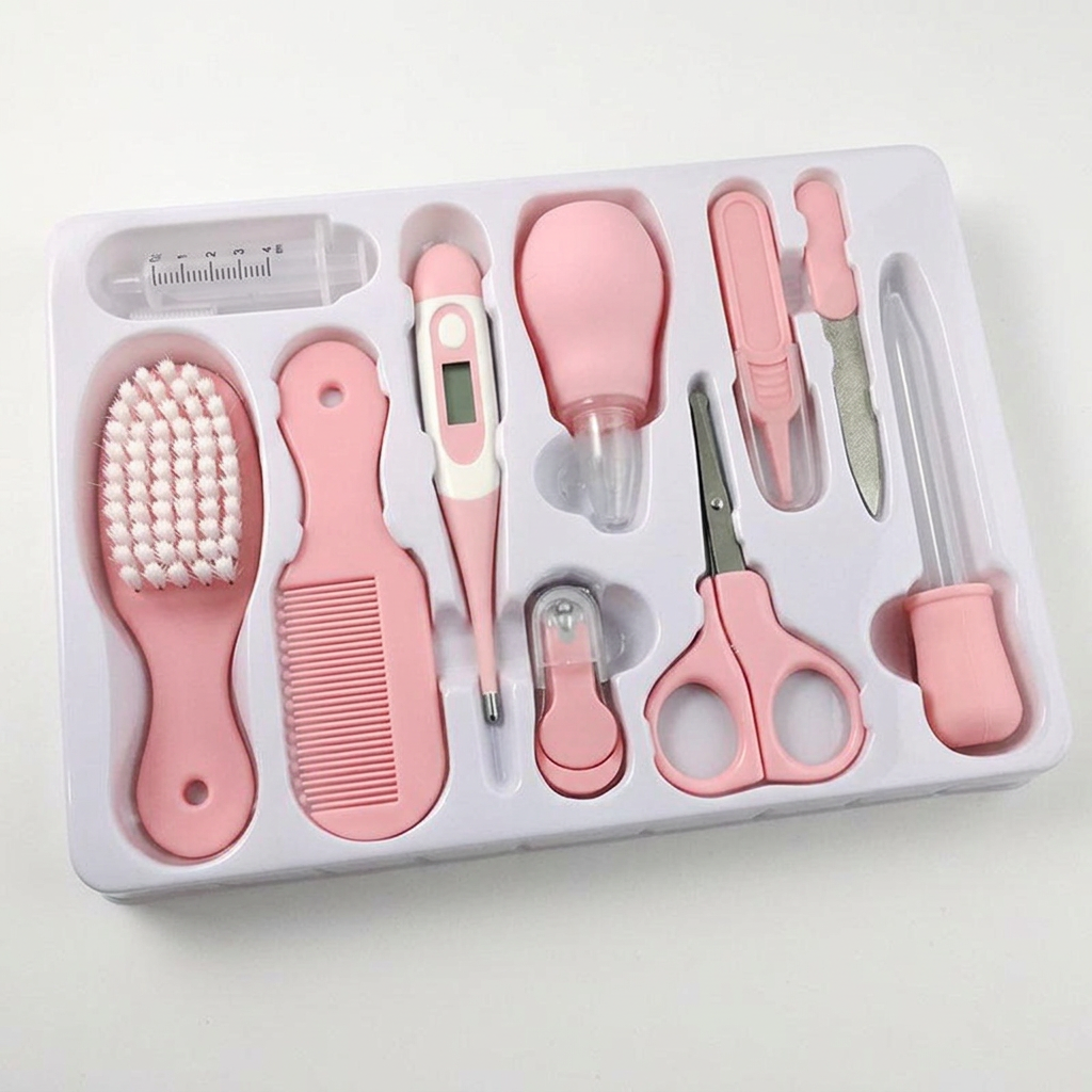 Hooded baby towel (ultra-soft cotton) + Soft washcloths (x4) + Baby nail clippers with safety guard